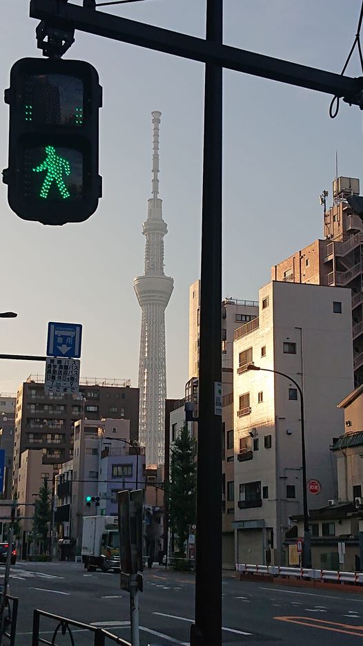 浅草馬道交差点から見たスカイツリー